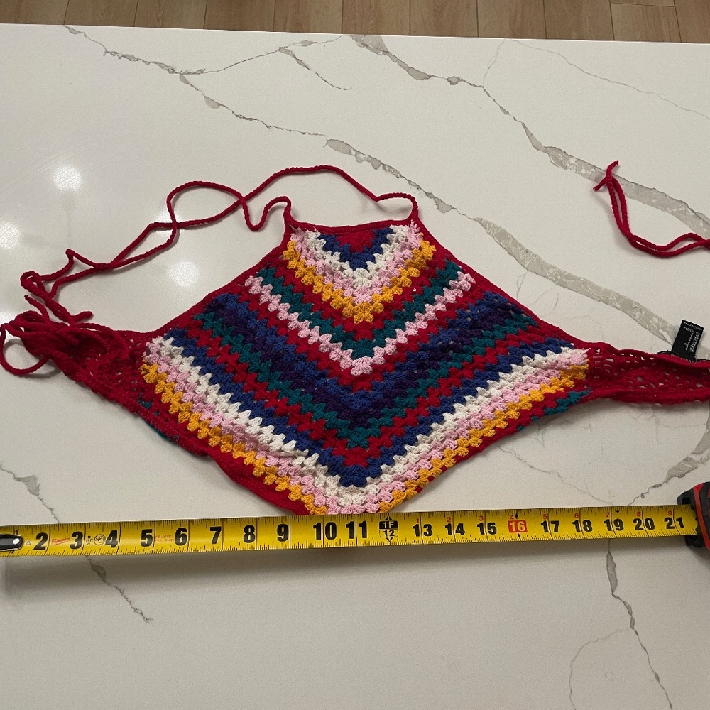 Forever 21 six small crochet halter